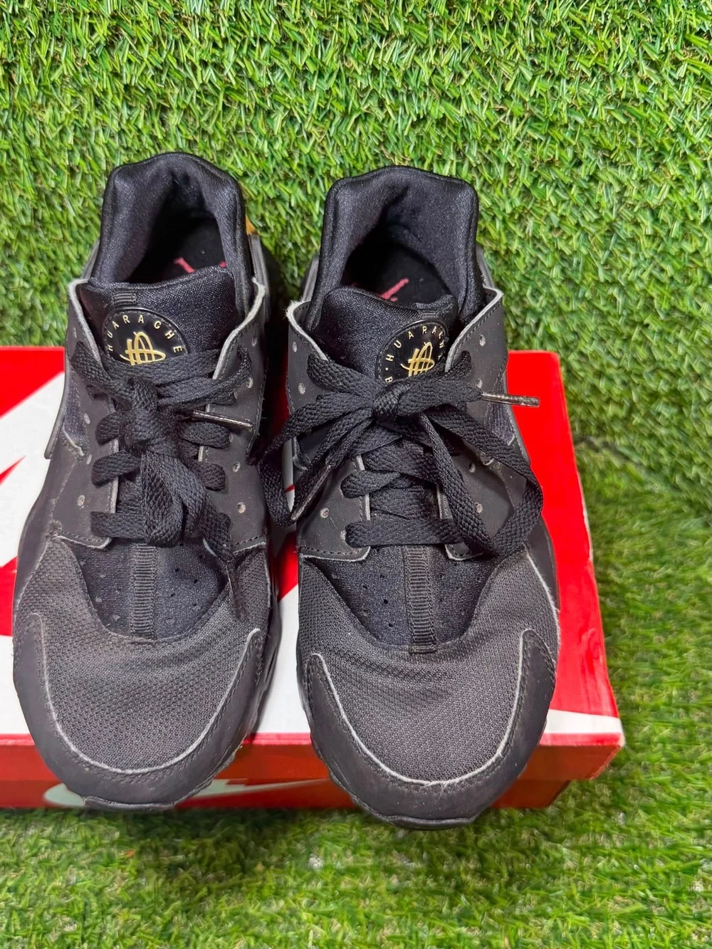 Nike Air Huarache Run GS Black Metallic Gold 654275-021 Size 5Y BOX